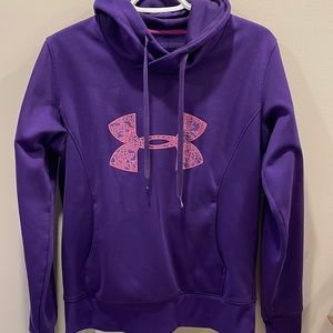 Women’s medium under armour sweater